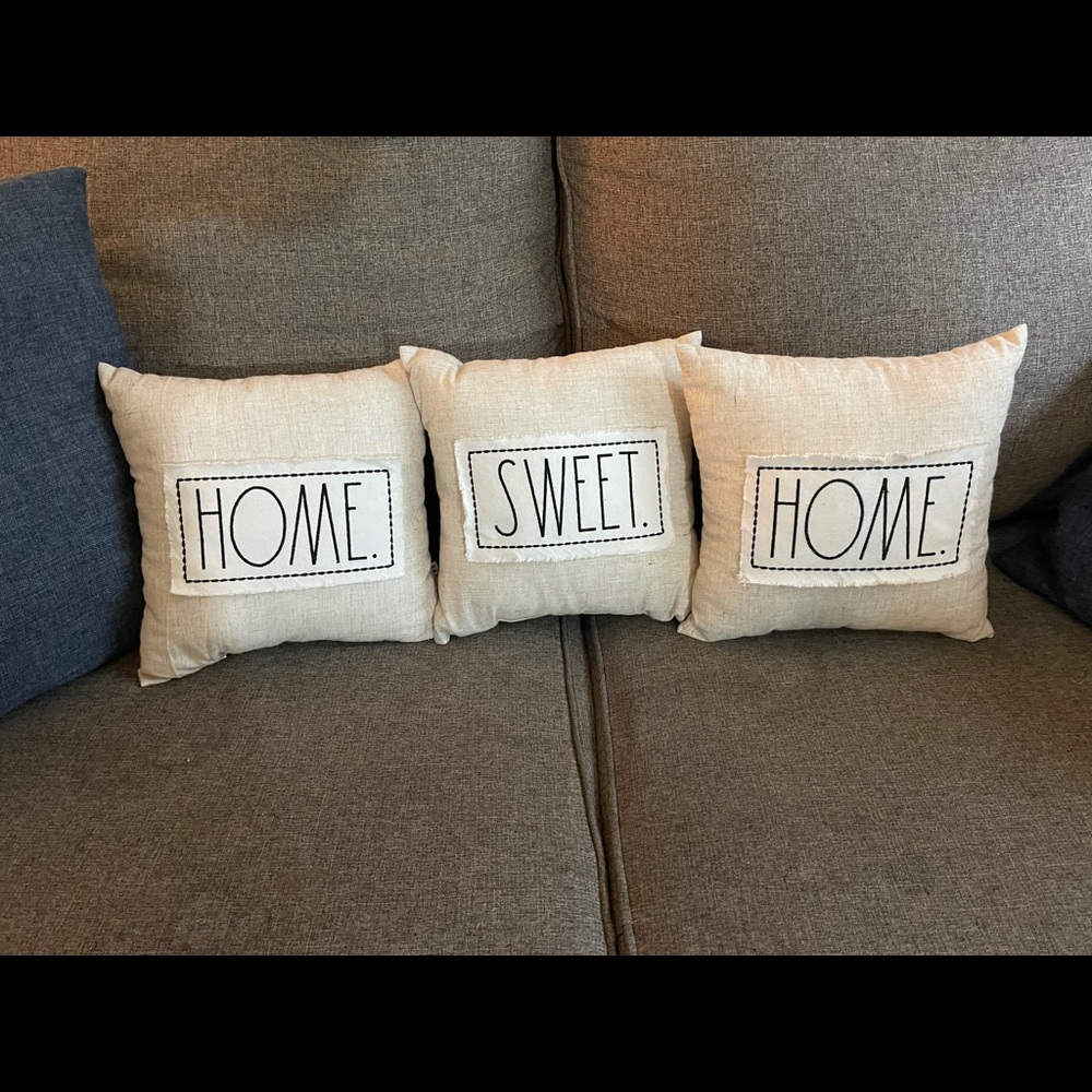Mini throw pillows